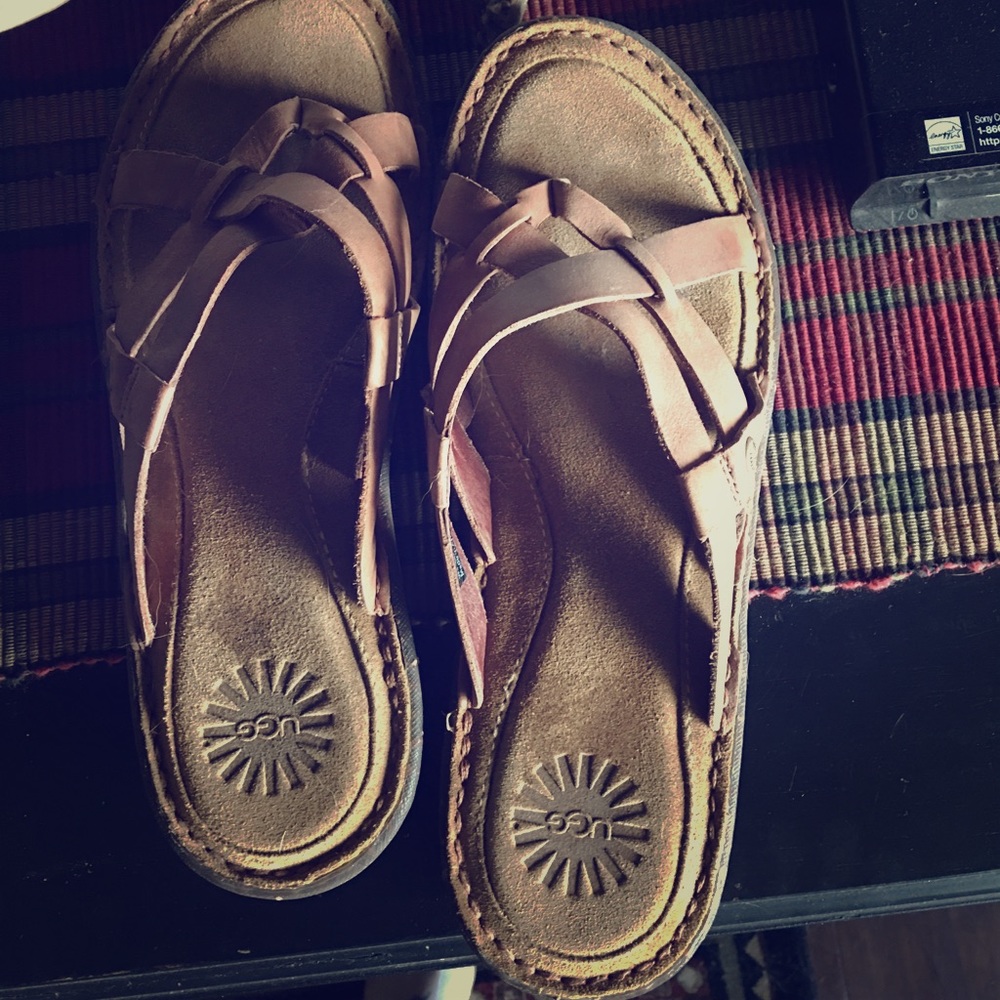 Size 9 Leather UGG sandals